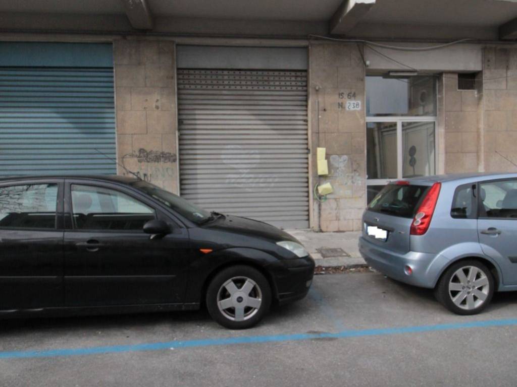 locale commerciale in vendita a Messina