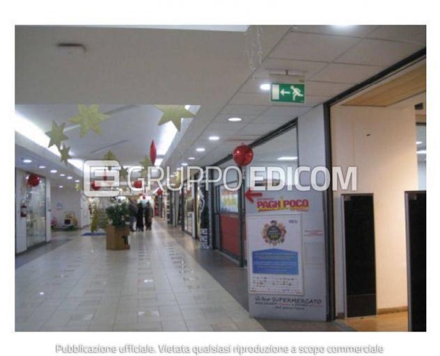 negozio in vendita a Messina in zona Tremestieri