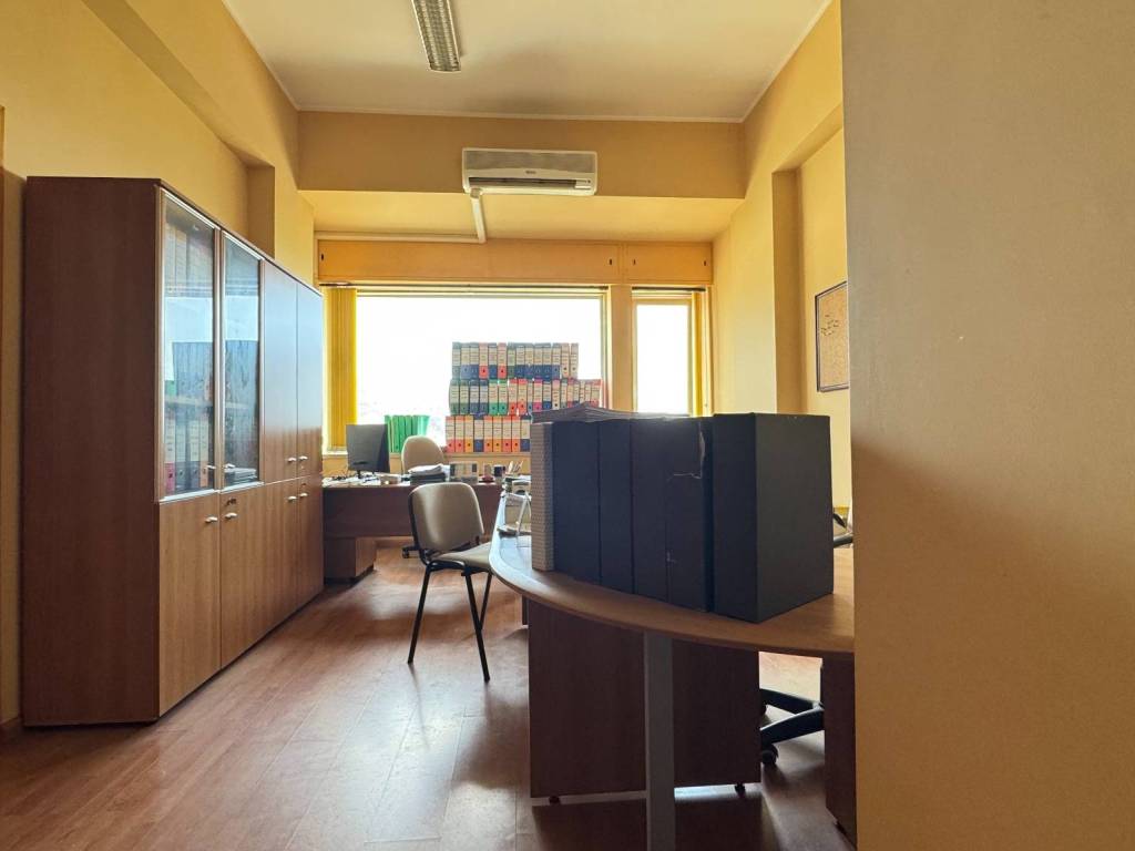 negozio in vendita a Messina in zona Santissima Annunziata