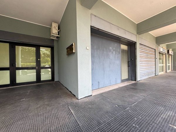negozio in vendita a Messina in zona San Licandro
