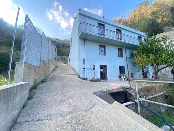 casa indipendente in vendita a Messina in zona Gesso
