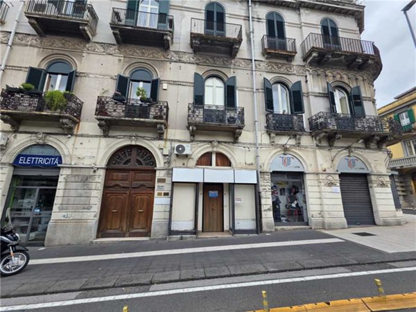 locale commerciale in vendita a Messina in zona Centro Storico