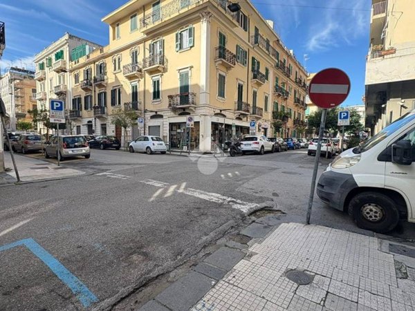 negozio in affitto a Messina