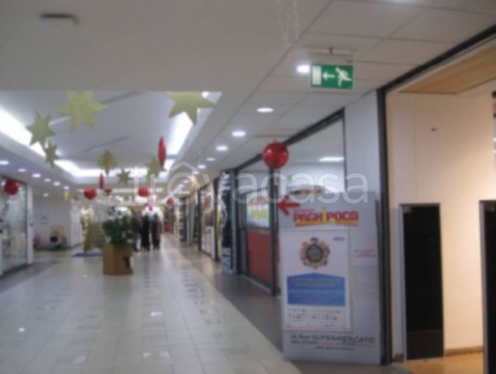 negozio in vendita a Messina in zona San Filippo