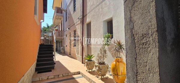 casa indipendente in vendita a Messina in zona Rodia