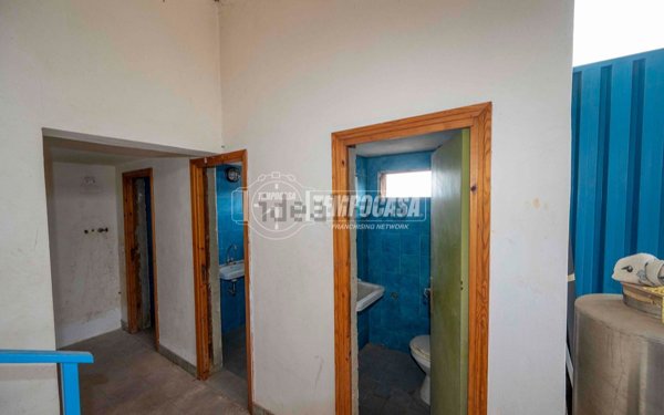 capannone in vendita a Messina in zona Larderia