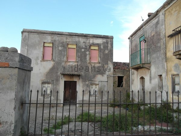 casa indipendente in vendita a Messina in zona San Saba