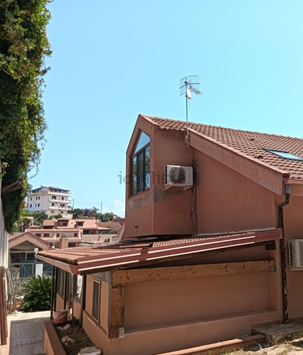 casa indipendente in vendita a Messina in zona Ganzirri