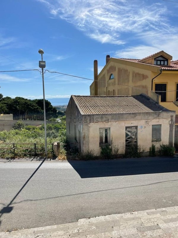 casa indipendente in vendita a Messina in zona Faro Superiore