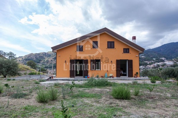 casa indipendente in vendita a Messina in zona Santa Margherita