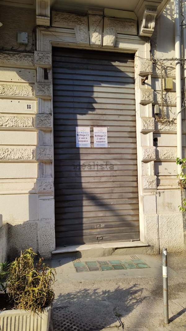 locale commerciale in vendita a Messina