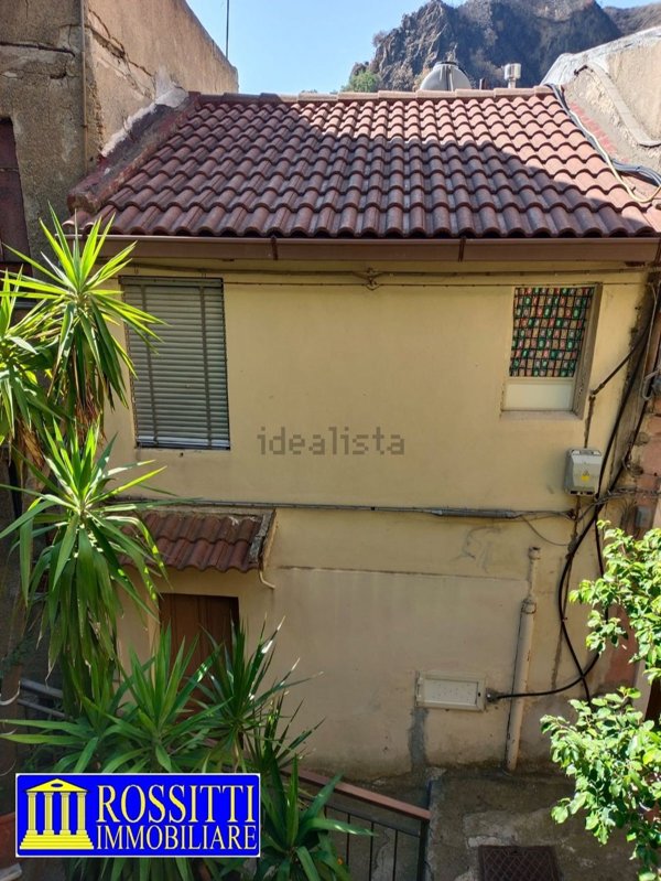 casa indipendente in vendita a Messina in zona Mili San Pietro