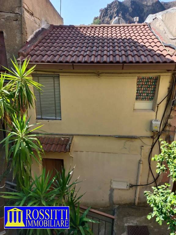 casa indipendente in vendita a Messina in zona Mili San Pietro