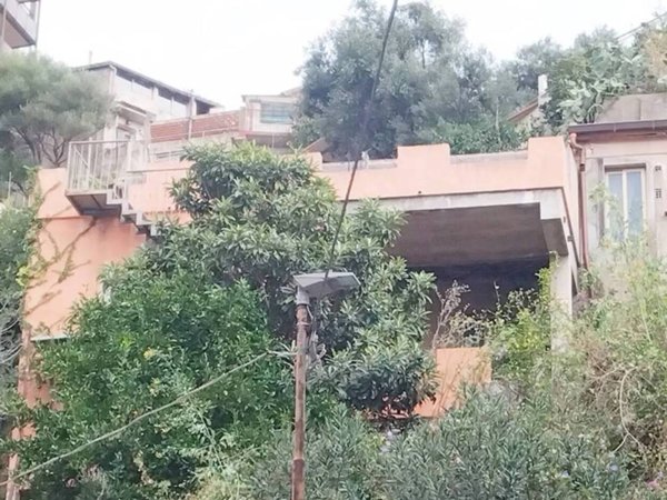 casa semindipendente in vendita a Messina in zona Centro Storico