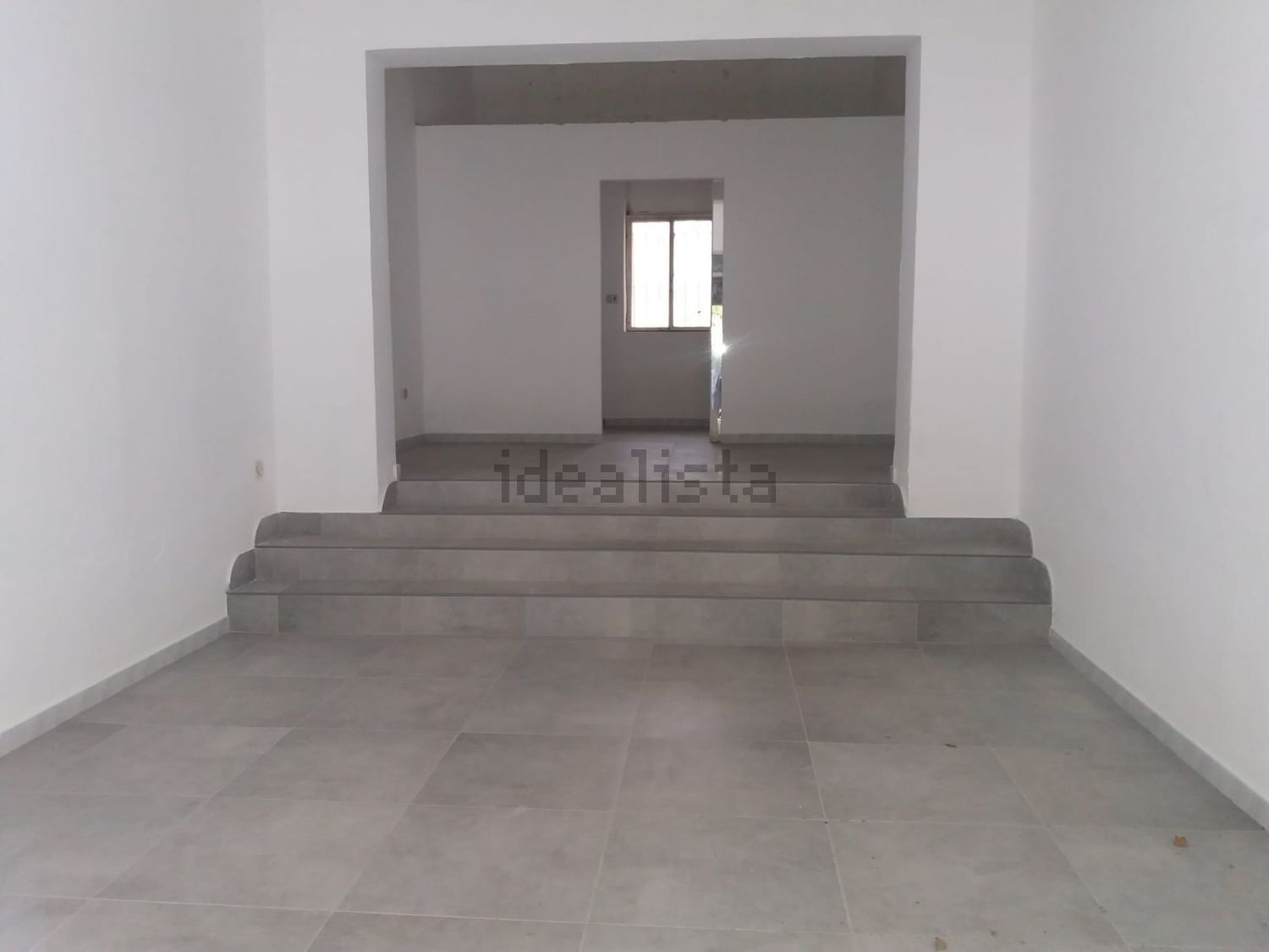 locale commerciale in vendita a Messina