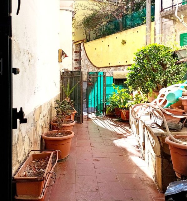 esavano in vendita a Messina in zona Faro Superiore