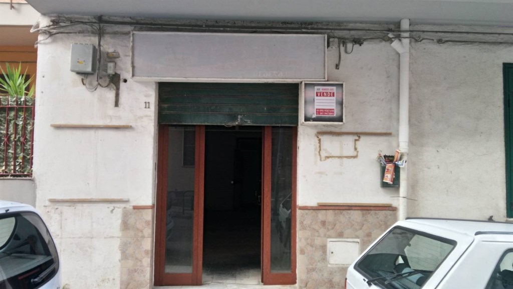 negozio in vendita a Messina in zona Camaro