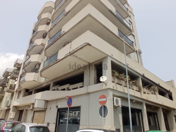 locale commerciale in vendita a Messina in zona Centro Storico