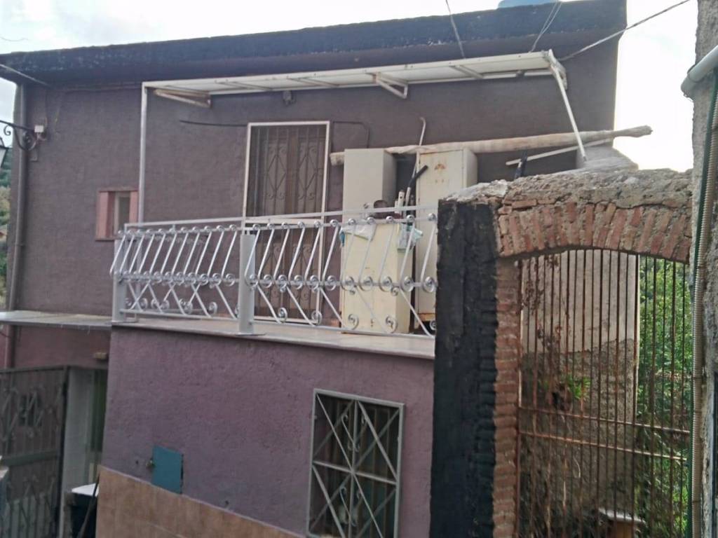 casa indipendente in vendita a Messina in zona Salice