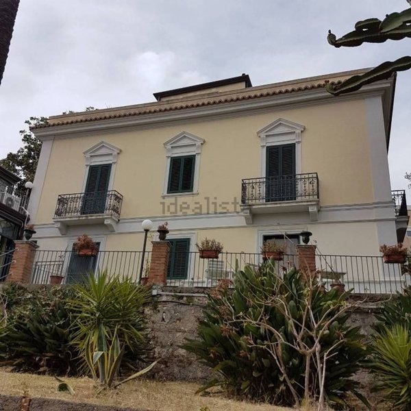 casa indipendente in vendita a Messina in zona Centro Storico
