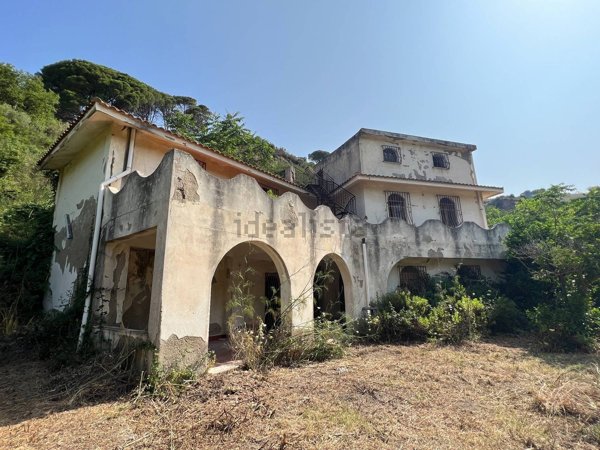 pentavano in vendita a Messina in zona Salice