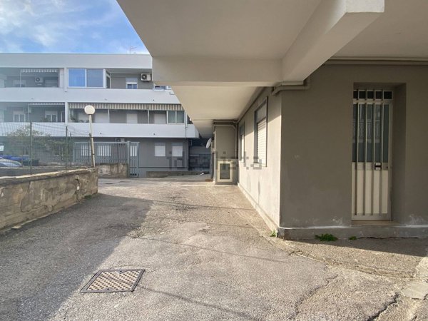 locale di sgombero in vendita a Messina in zona Santa Margherita