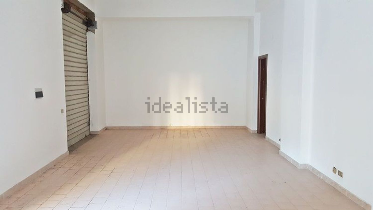 locale commerciale in vendita a Messina in zona Salice