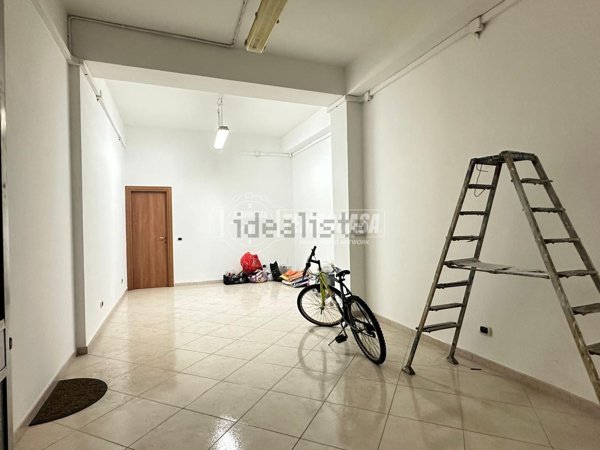 locale commerciale in vendita a Messina in zona Centro Storico