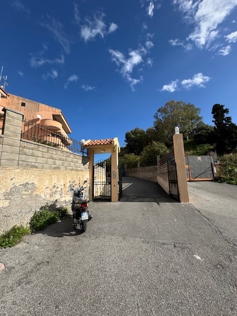 negozio in vendita a Messina in zona Gazzi