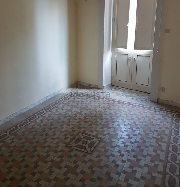 esavano in vendita a Messina in zona Salice