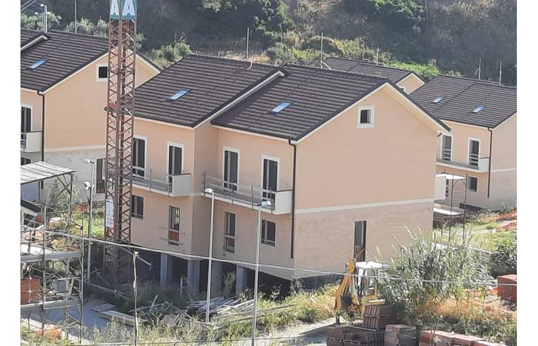 casa indipendente in vendita a Messina in zona Centro Storico