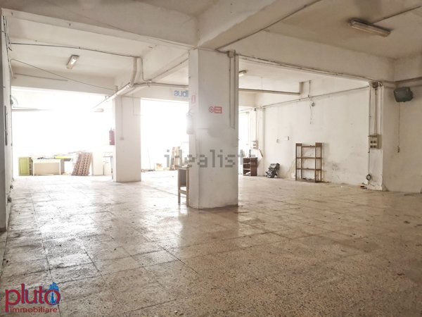 locale di sgombero in vendita a Messina in zona Centro Storico