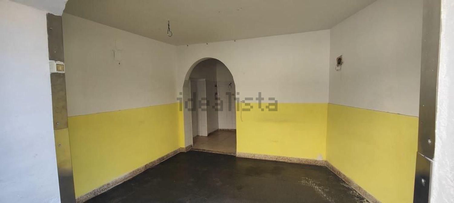 locale commerciale in vendita a Messina