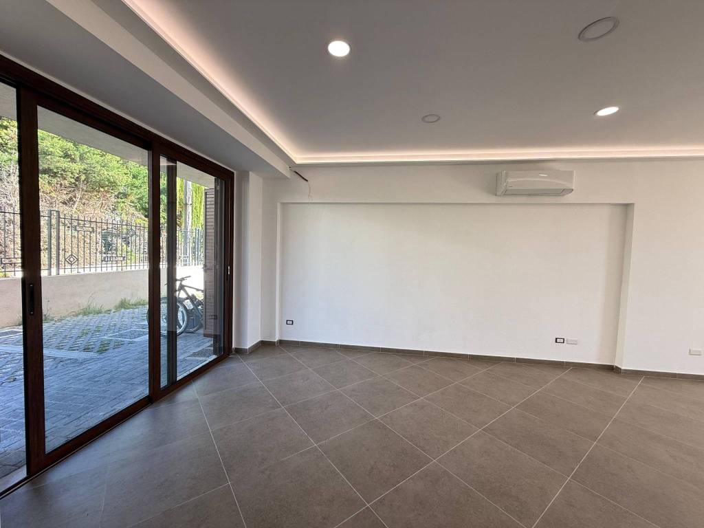 casa indipendente in vendita a Messina in zona Torre Faro