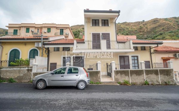 casa indipendente in vendita a Messina in zona Santa Margherita