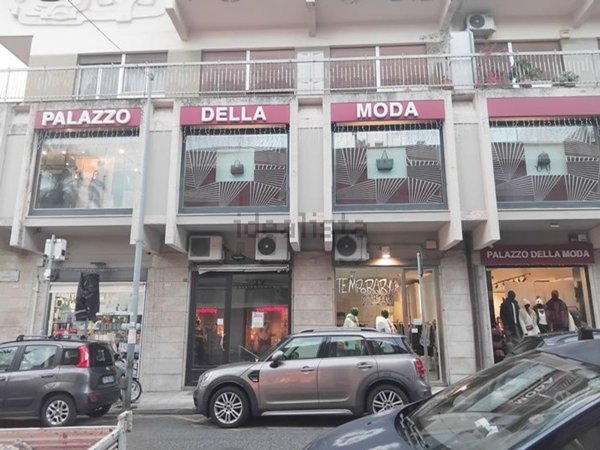 locale commerciale in vendita a Messina in zona Centro Storico