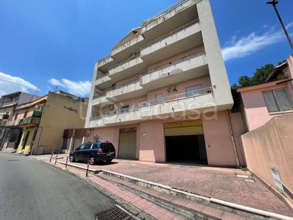 locale commerciale in vendita a Messina