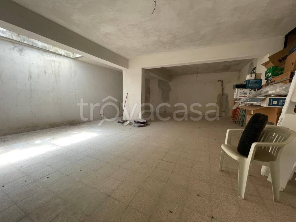 locale commerciale in vendita a Messina