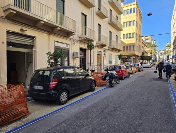 locale commerciale in vendita a Messina