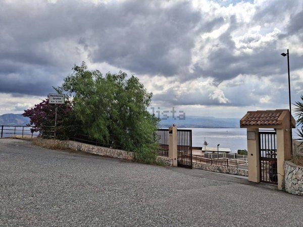 appartamento in vendita a Messina in zona Salice