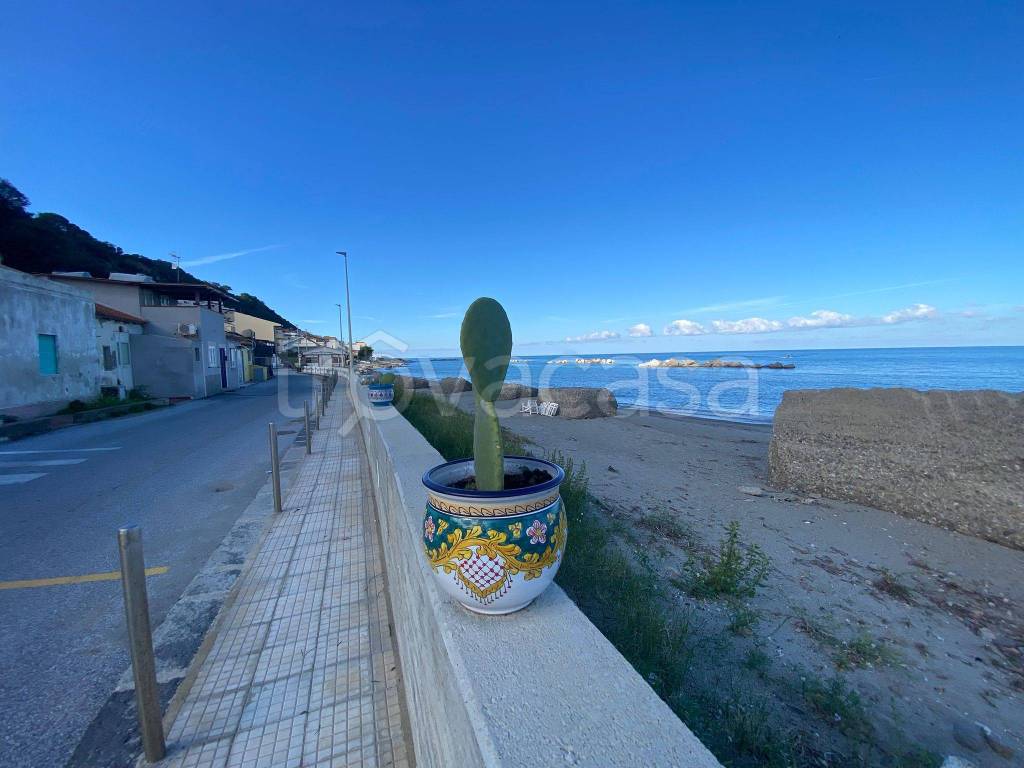 appartamento in vendita a Messina in zona Acqualadroni