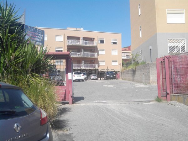 negozio in vendita a Messina in zona Santissima Annunziata