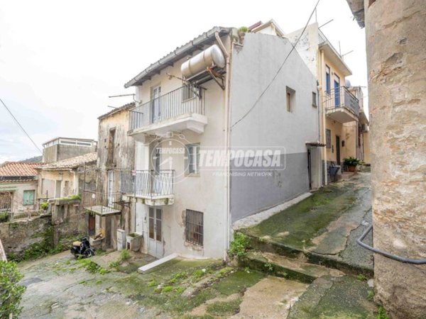 casa indipendente in vendita a Messina in zona Tremestieri