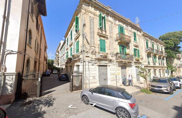 locale commerciale in vendita a Messina in zona Centro Storico