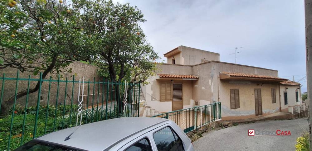 casa semindipendente in vendita a Messina in zona Centro Storico