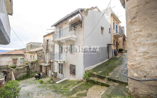 casa semindipendente in vendita a Messina in zona Larderia