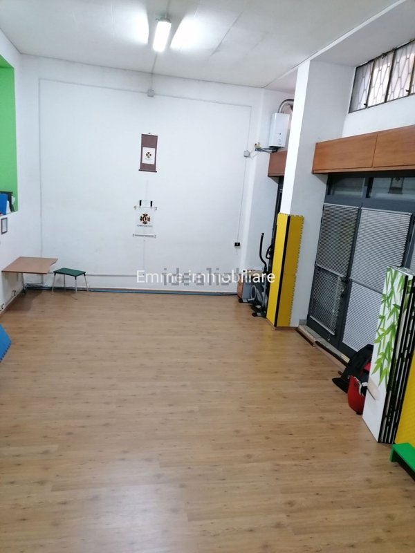 locale commerciale in vendita a Messina