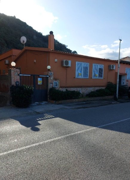 casa semindipendente in vendita a Messina in zona Mortelle