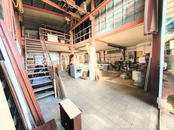 locale commerciale in vendita a Messina