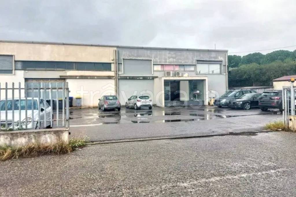 capannone in vendita a Messina in zona Tremestieri